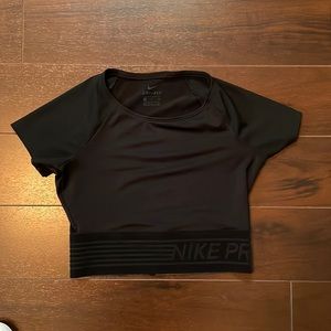 Nike cropped tee